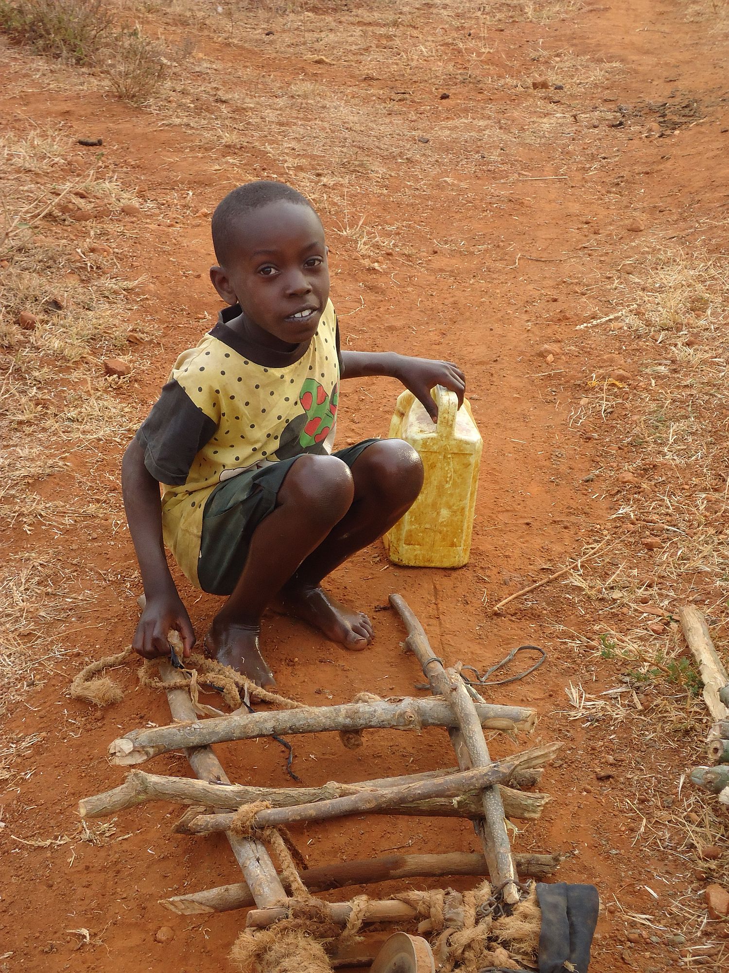 Girl_fetching_water.jpg