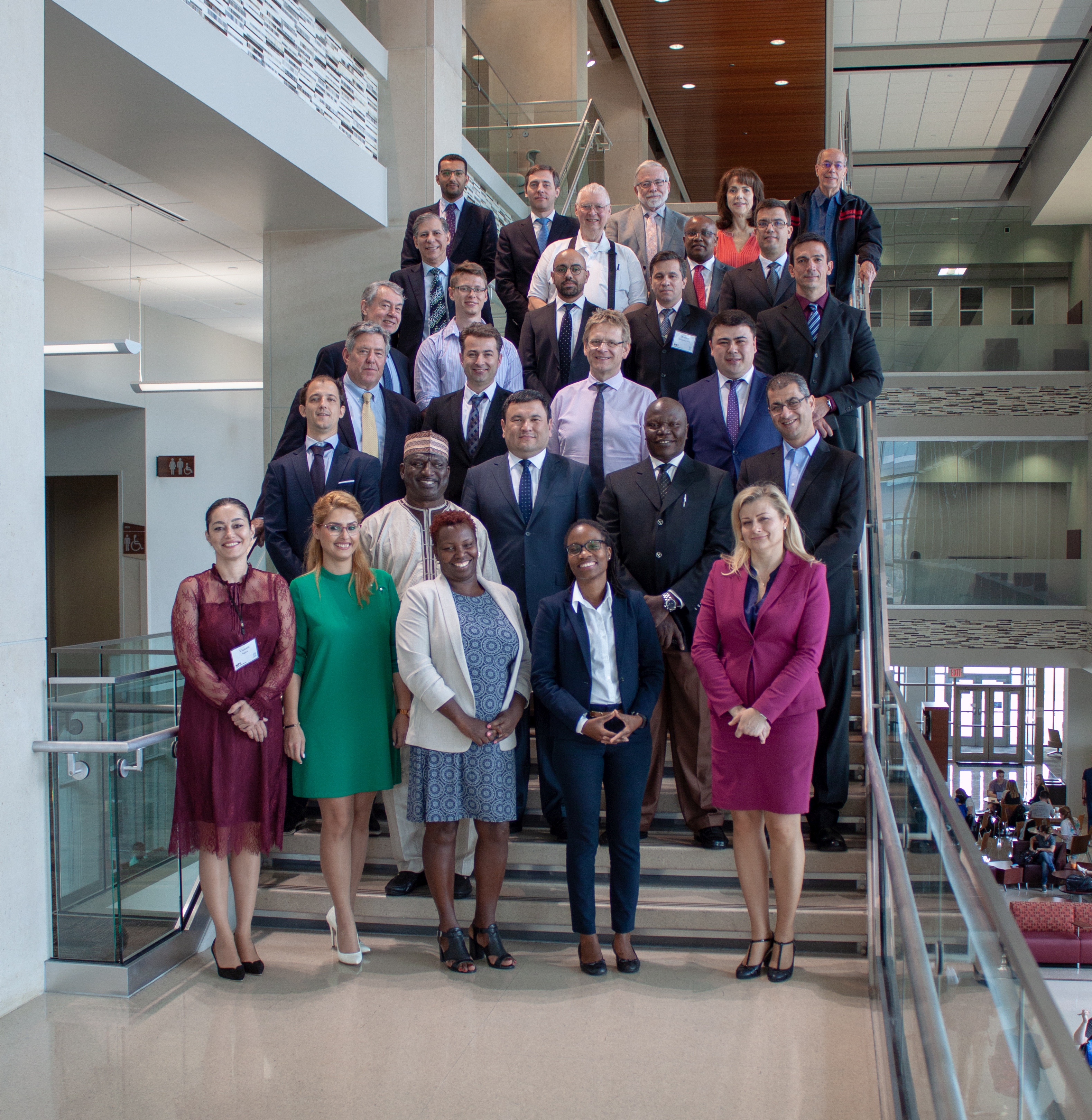 inels-2019_group_photo.jpg