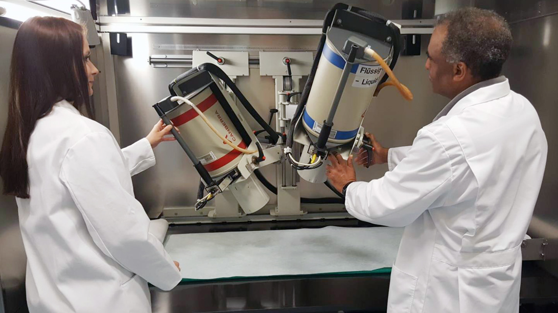 laboratorystaff-1140x640.jpg